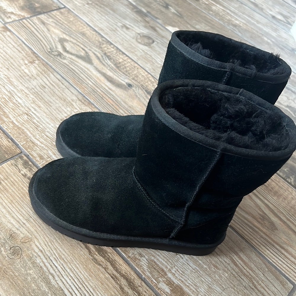 Ugg Koolaburra Boots Size 7